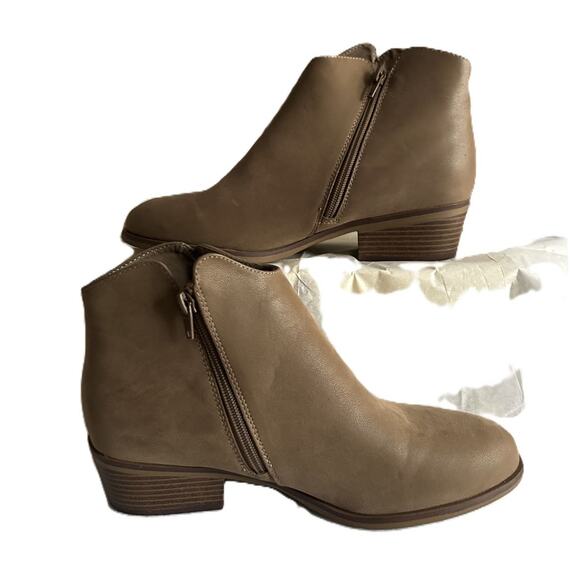 MIA NEW Jaice Side Zip Braid Detail Round Toe Ankle Bootie Taupe Size 9.5 - Picture 4 of 10